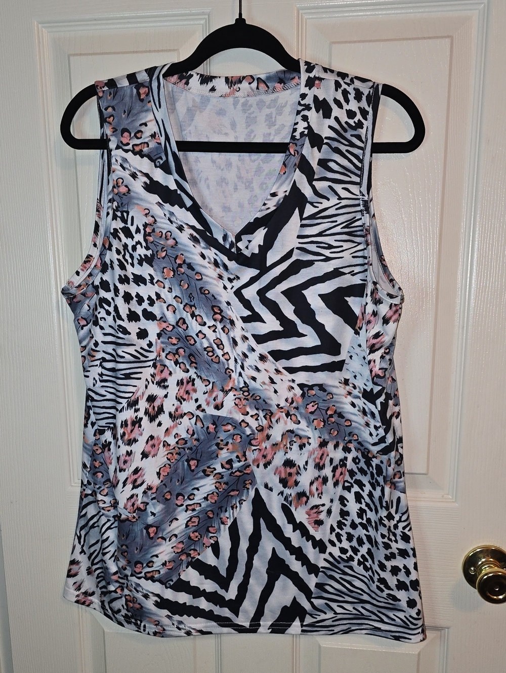 Sleeveless V-Neck Animal Print Tank Top - Black, White & Pink